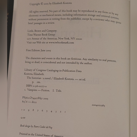 The Historian by Elizabeth Kostova - Picture 2 of 8